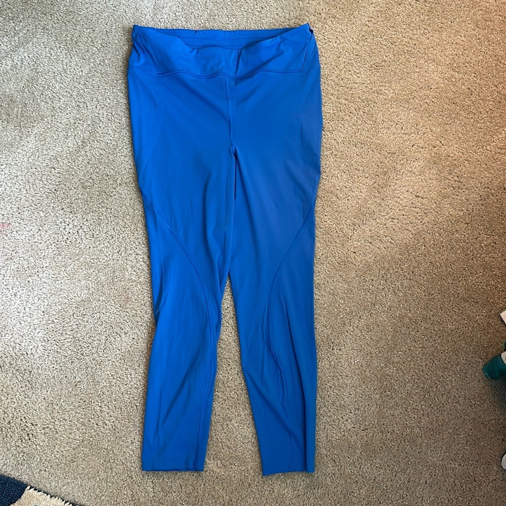 Lululemon free to speed size 12.  25” inseam. Pockets.